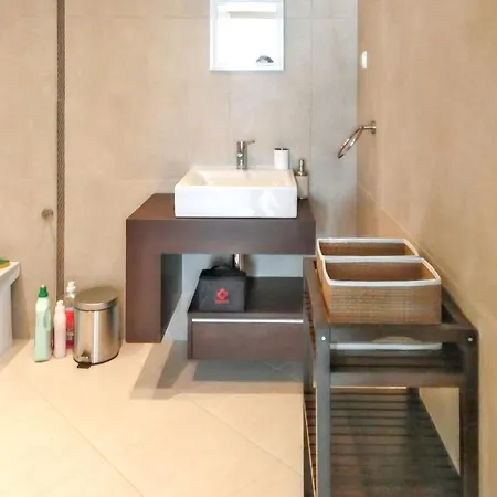 Modern In + Pool Apartment *