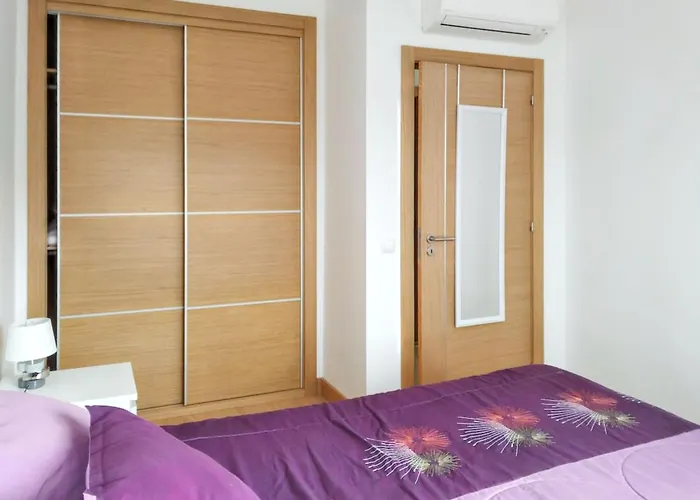 Modern In + Pool アパート