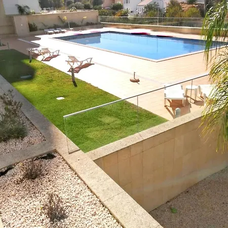 Modern In + Pool شقة لاغوس